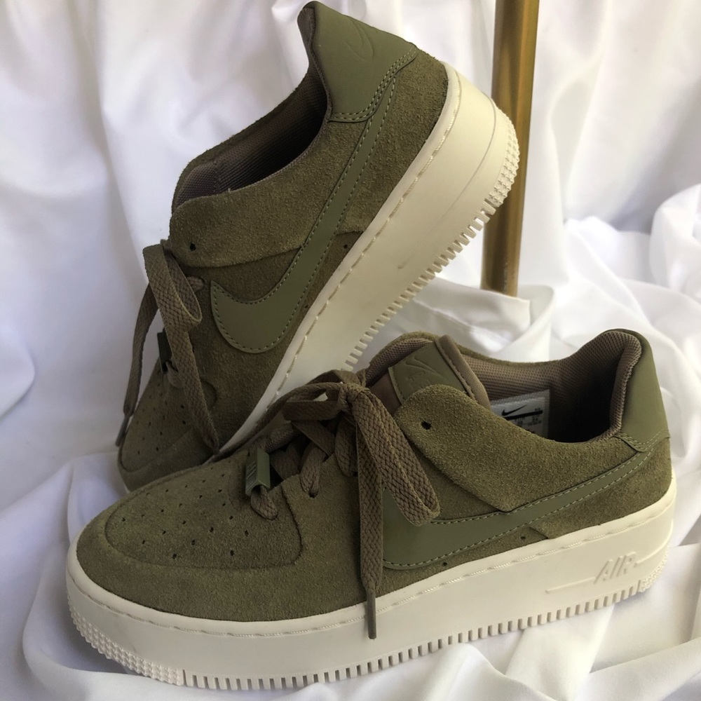 NIKE // Air Force 1 Sage Low